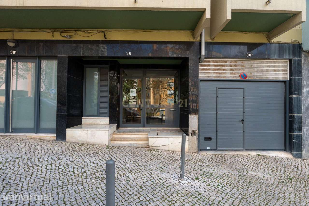 Apartamento T2  COM PARQUEAMENTO em São Domingos de Benfica, Lisboa - Grande imagem: 2/31