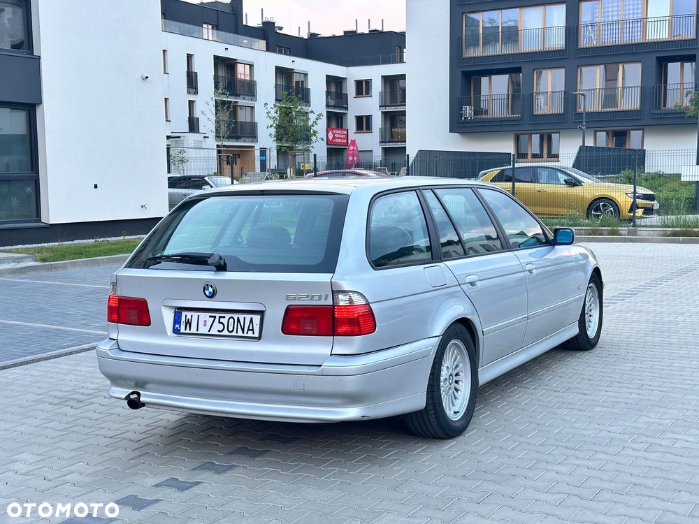 BMW Seria 5 520i - 5