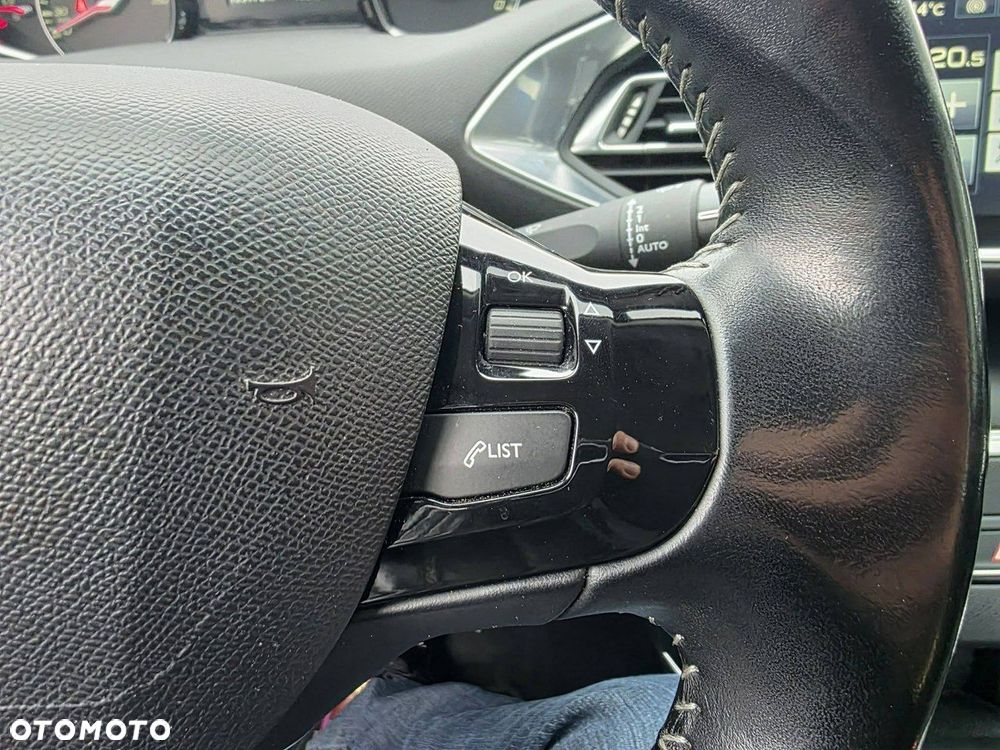 Peugeot 308 BlueHDi 120 EAT6 Stop & Start Active Business-Paket - 16