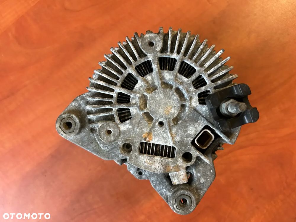 Renault megane scenic alternator 8200404638 - 4