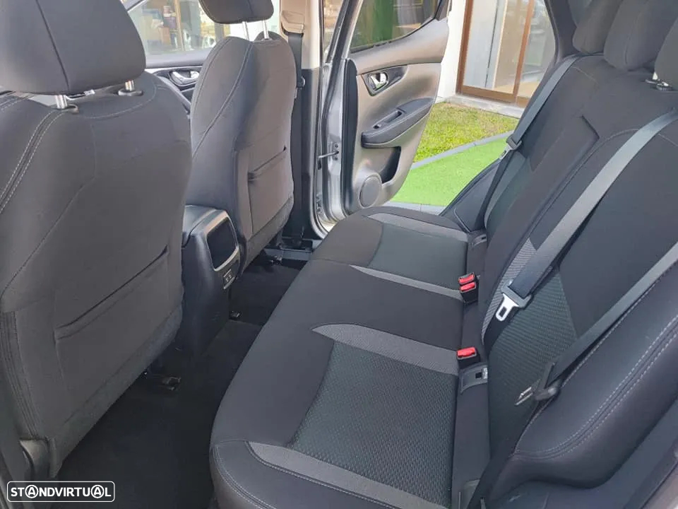 Nissan Qashqai 1.5 dCi N-Connecta J18+Led - 11