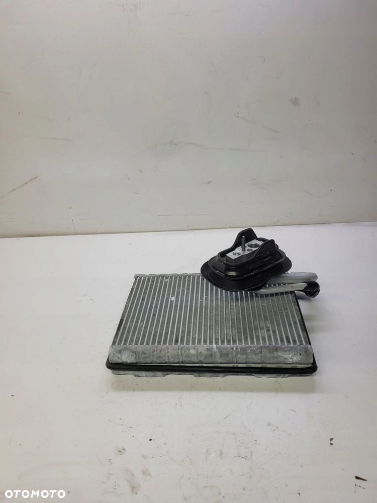 PAROWNIK SKRAPLACZ KLIMATYZACJI CHŁODNICA AUDI A4 B9 A5 8W HH017002 - 1
