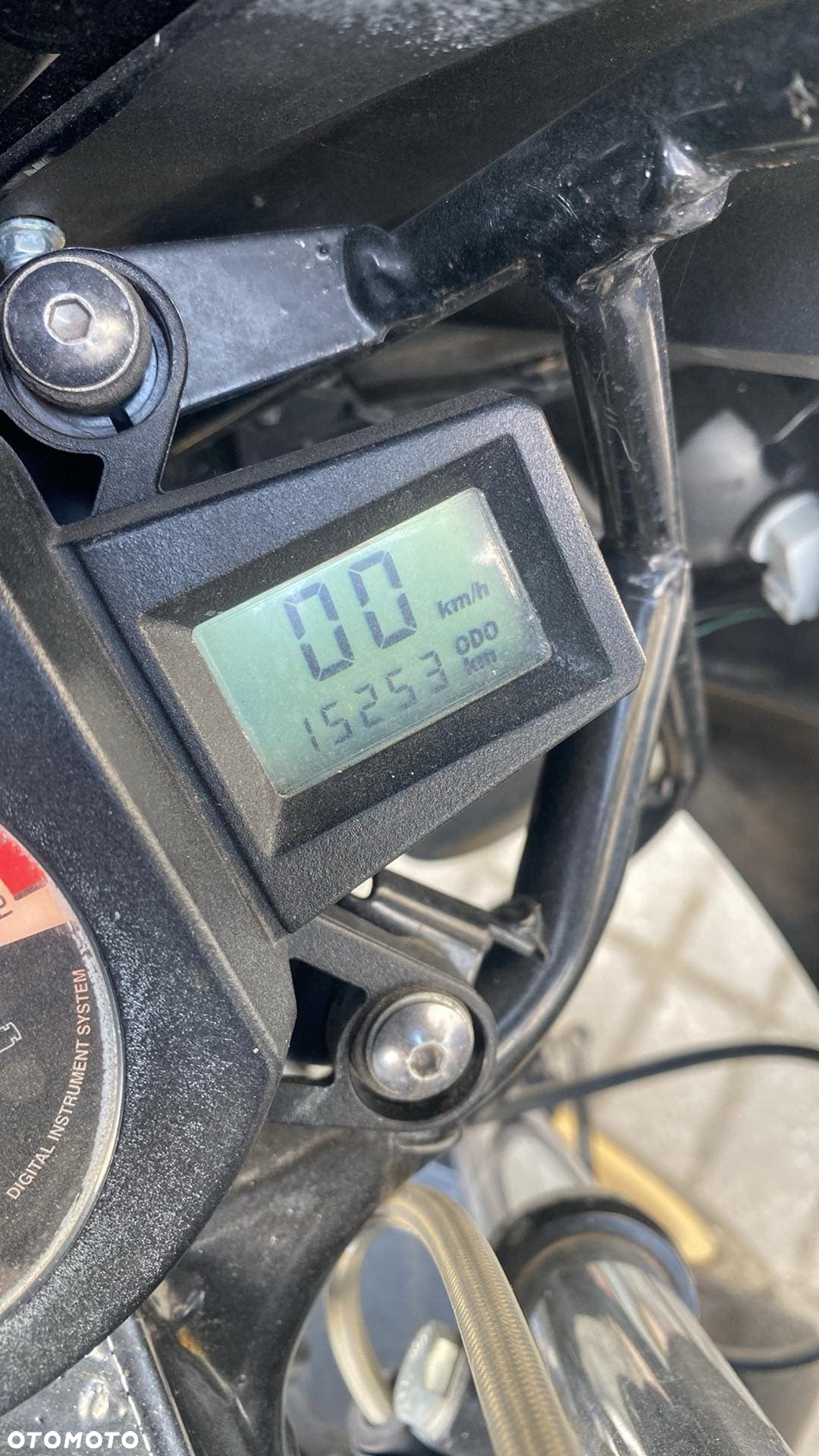 Yamaha TZR - 6