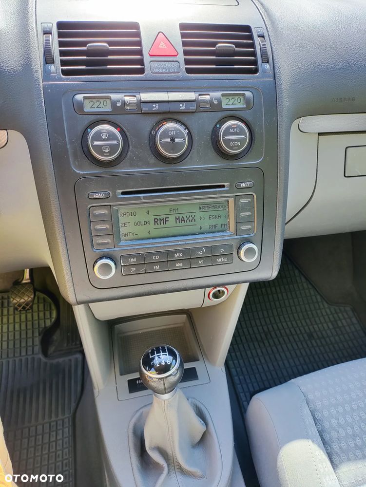 Volkswagen Touran 1.6 FSI Basis - 13