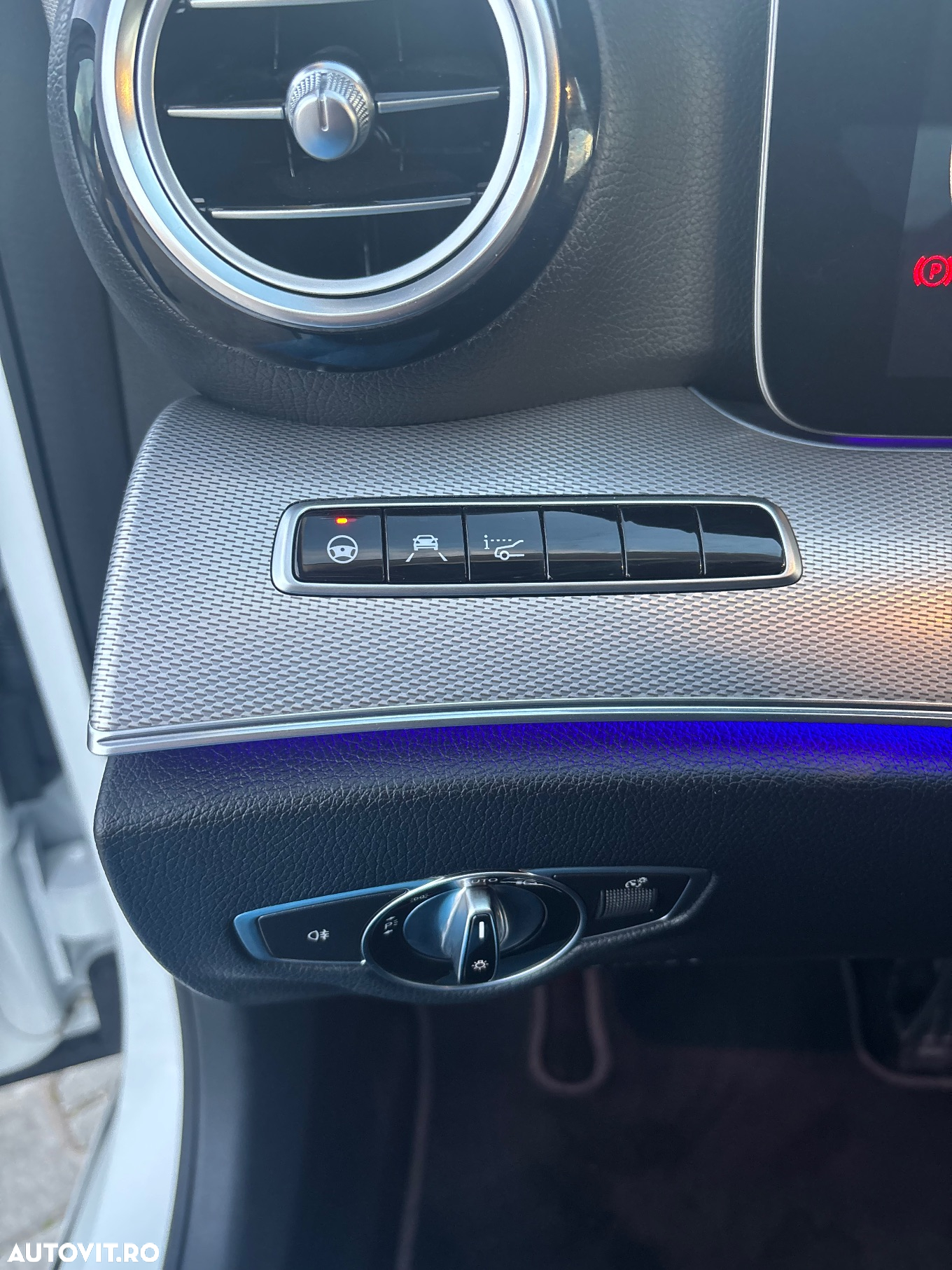 Mercedes-Benz E 220 d 4Matic 9G-TRONIC - 13