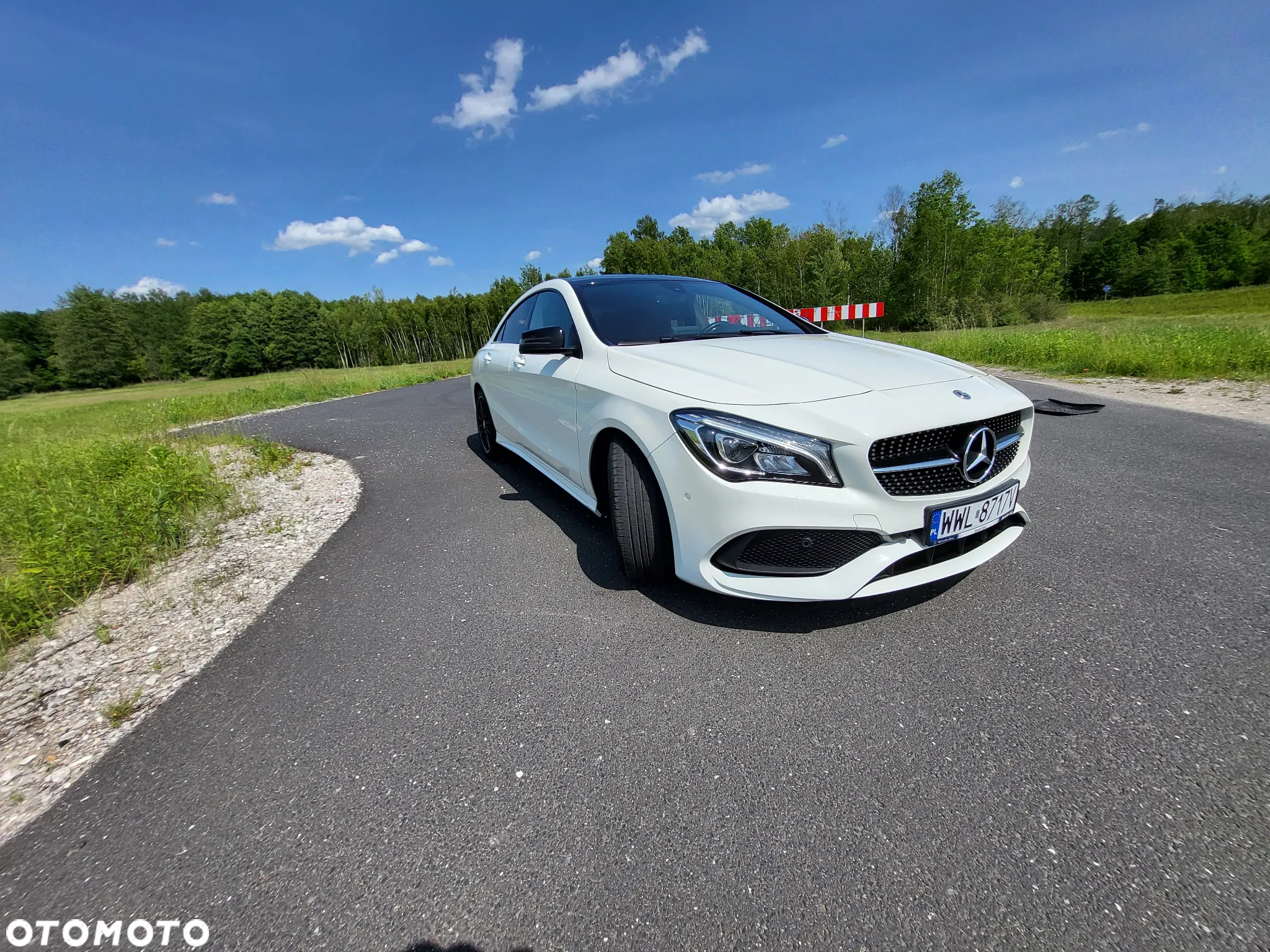 Mercedes-Benz CLA 220 4-Matic AMG Line - 28