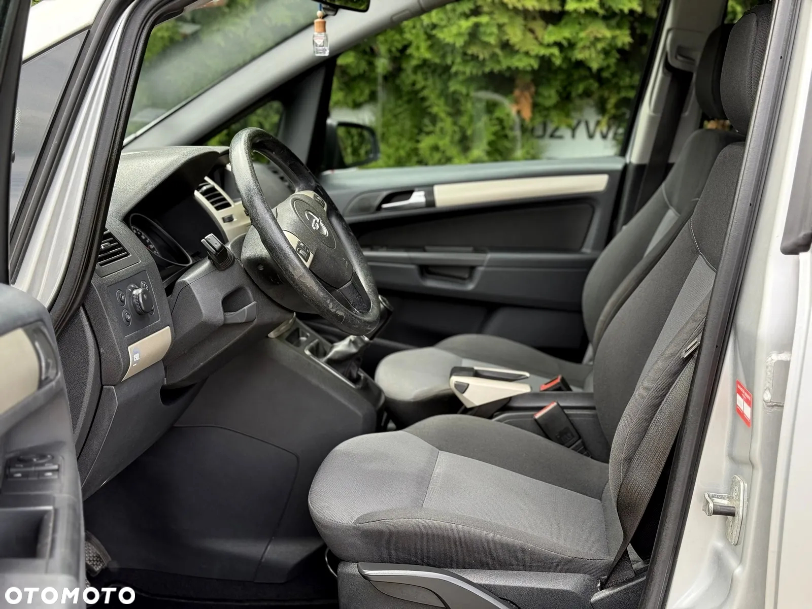 Opel Zafira 1.8 Cosmo - 28