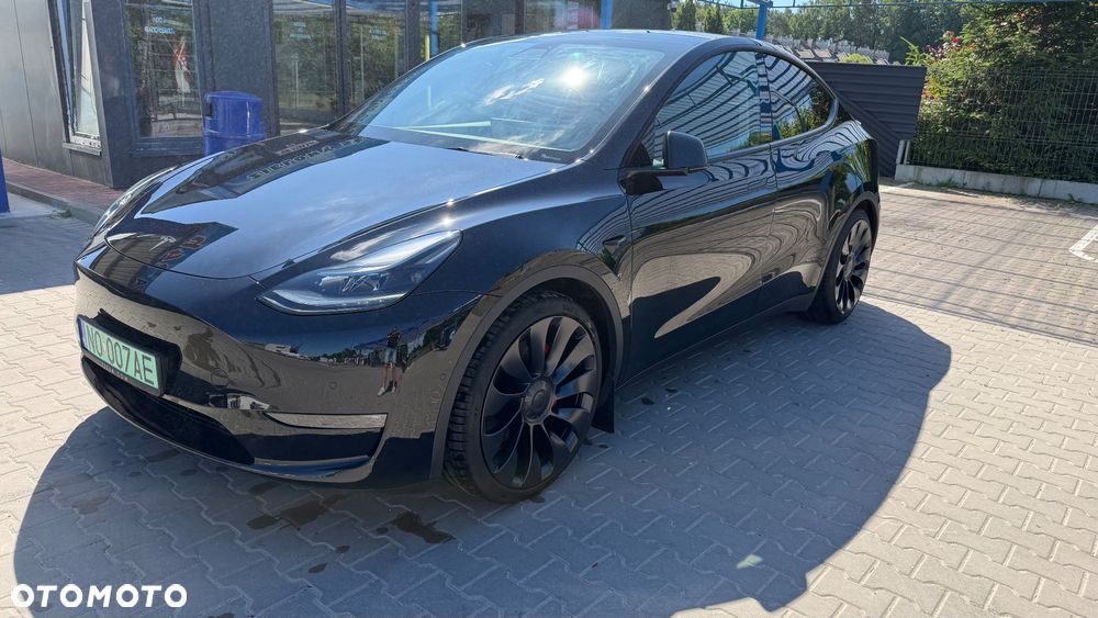 Tesla Model Y Performance AWD - 6