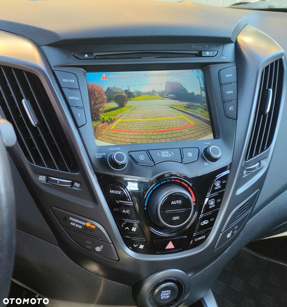 Hyundai Veloster - 25