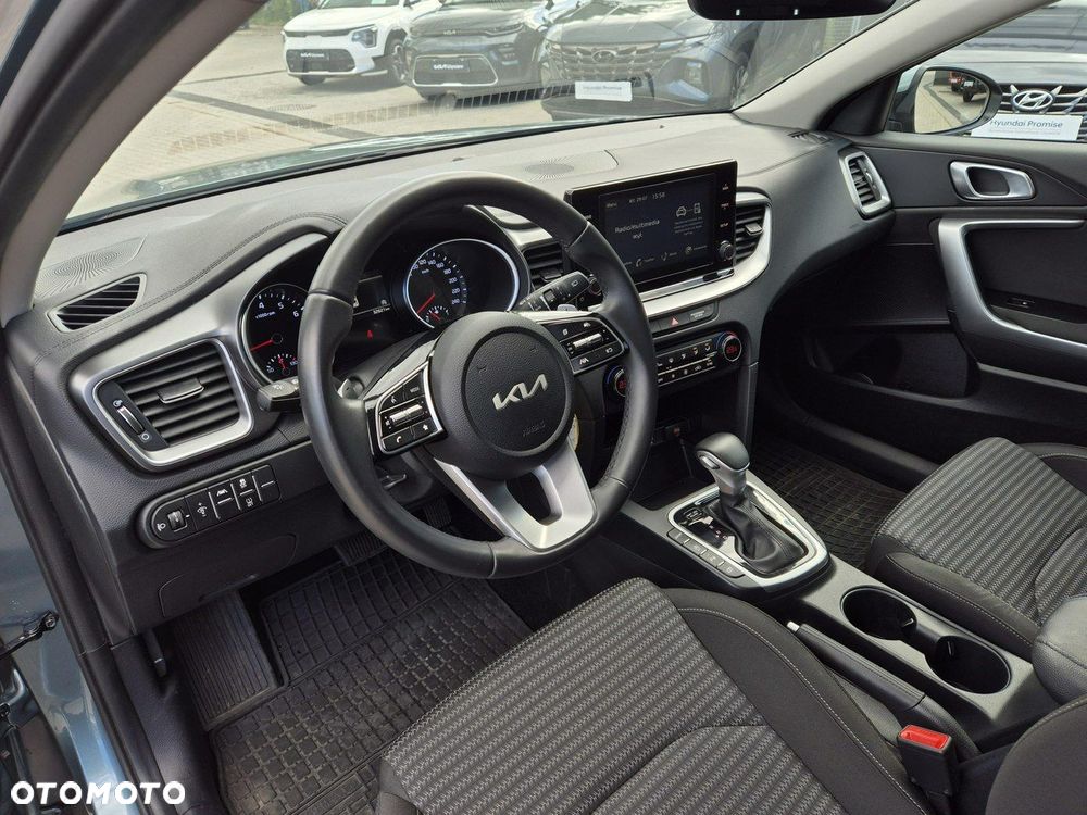 Kia XCeed - 10