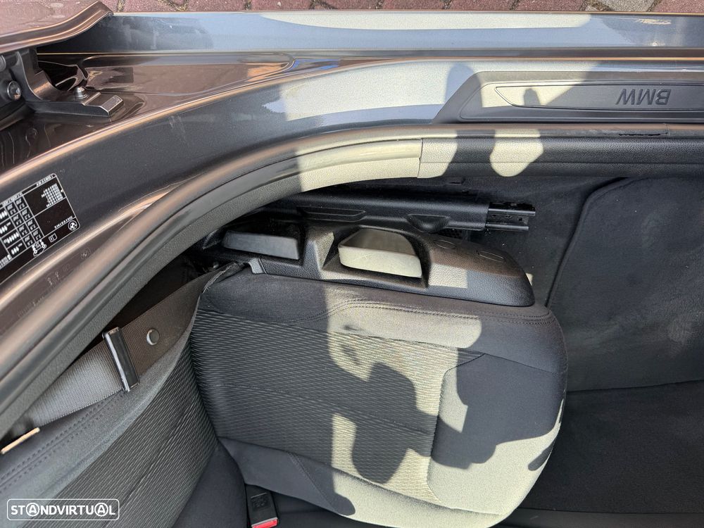 BMW 320 d Auto Line Luxury - 29