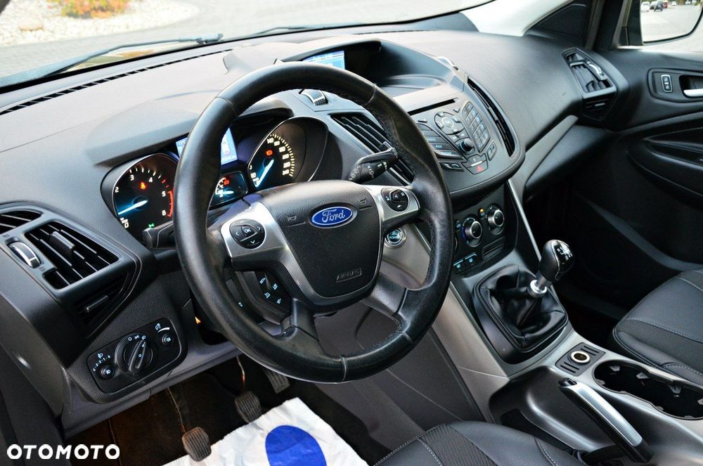 Ford Kuga - 28