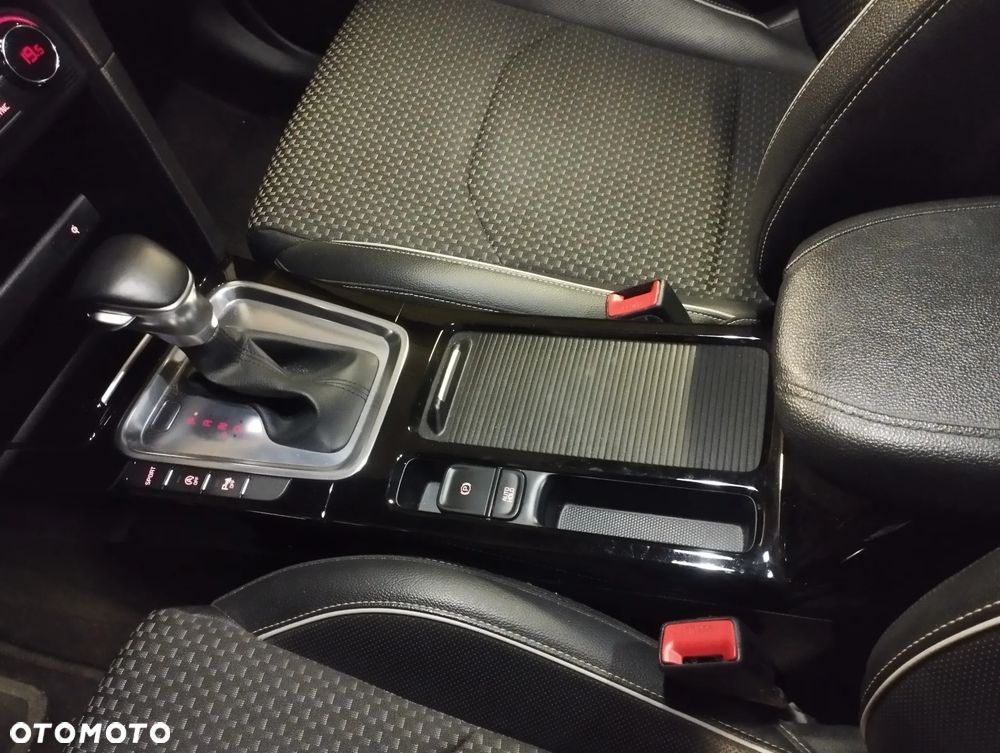 Kia Ceed - 11