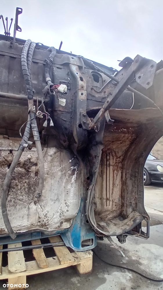 Kabina do Mitsubishi Canter - 6