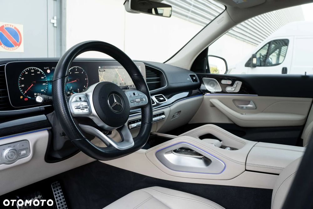 Mercedes-Benz GLS - 11