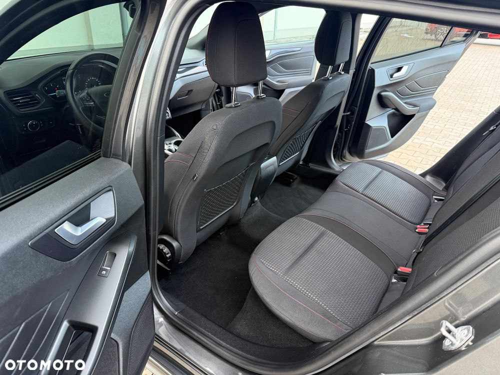 Ford Focus 1.5 EcoBlue Start-Stopp-System ST-LINE STYLE - 23