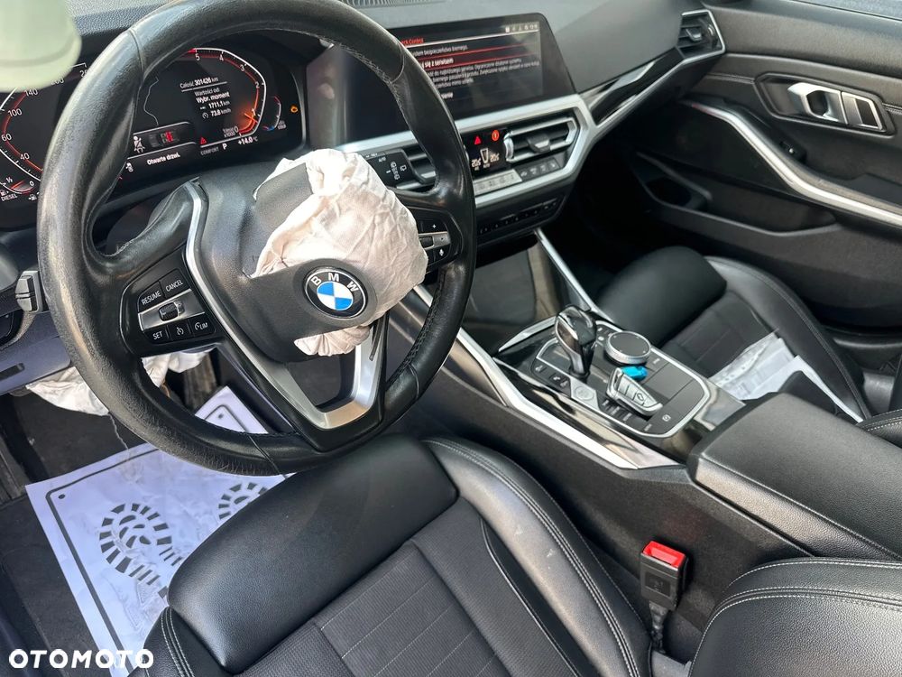 BMW Seria 3 320d Sport Line - 25