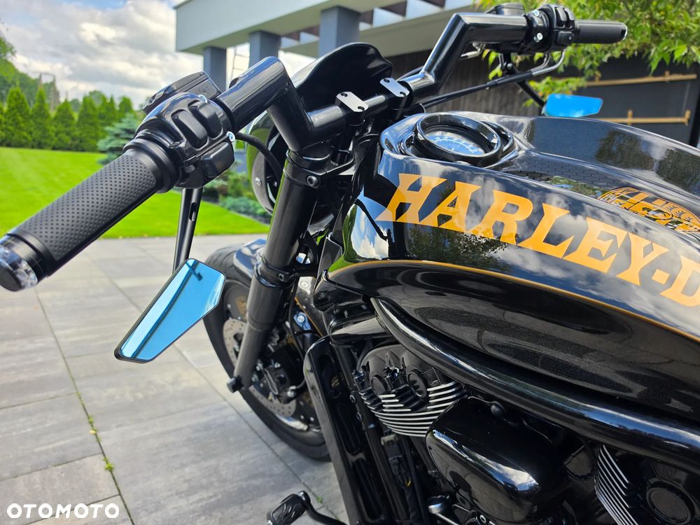 Harley-Davidson V-Rod Muscle - 2