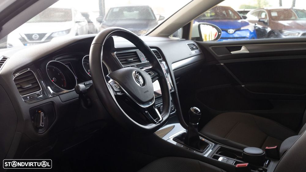 VW Golf 1.5 TSI BM Confortline - 4