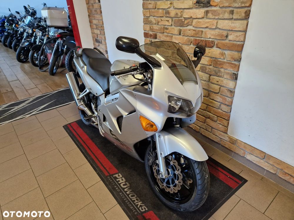 Honda VFR - 31