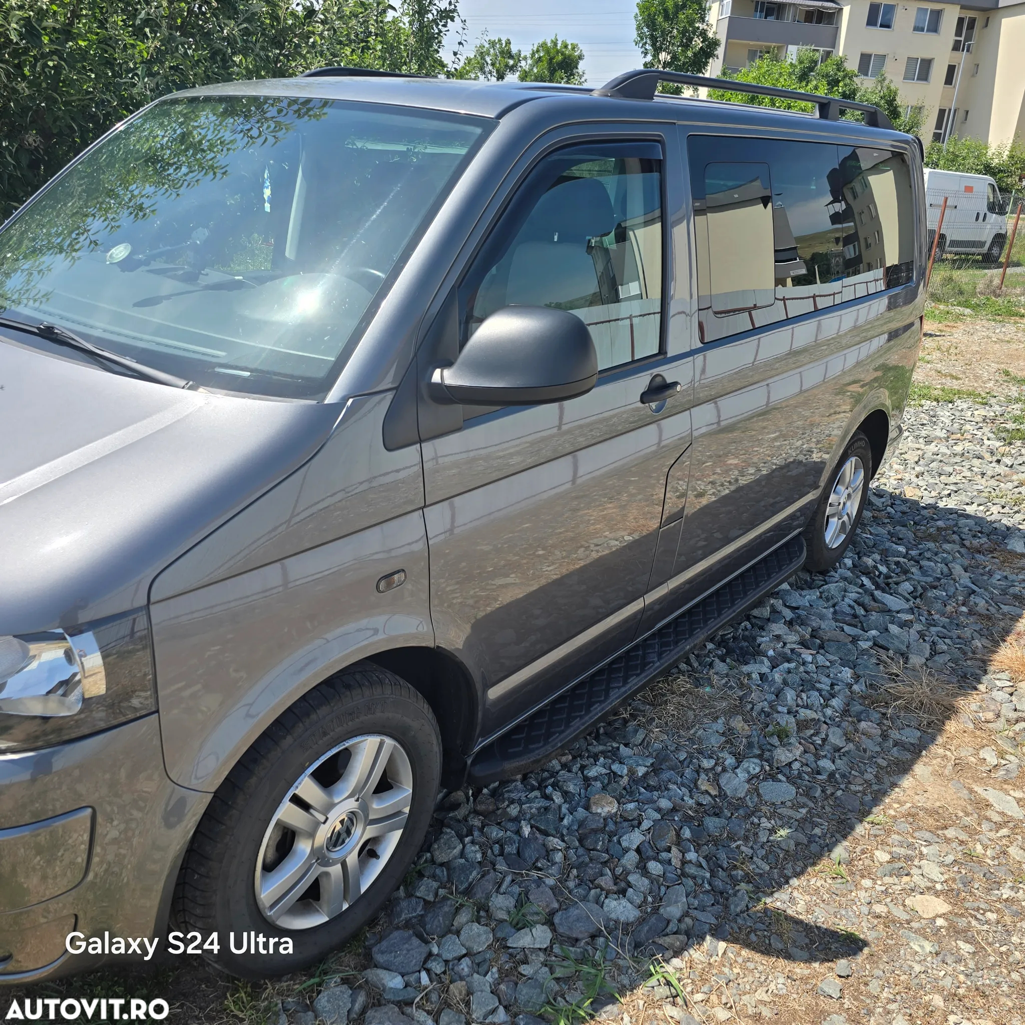 Volkswagen Multivan - 2