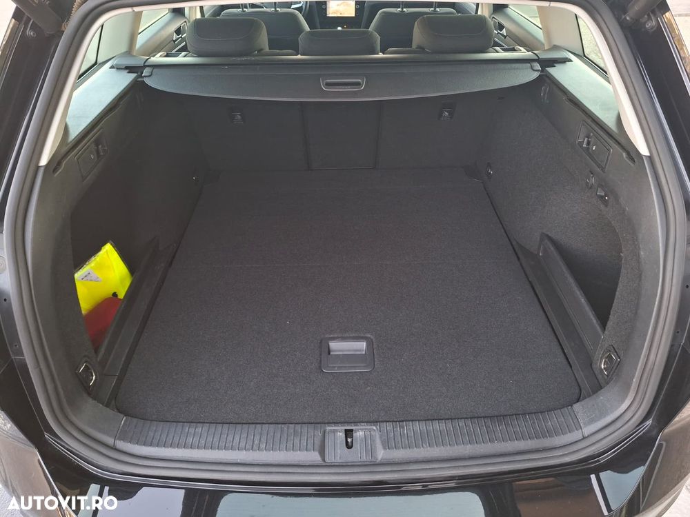 Volkswagen Passat - 25