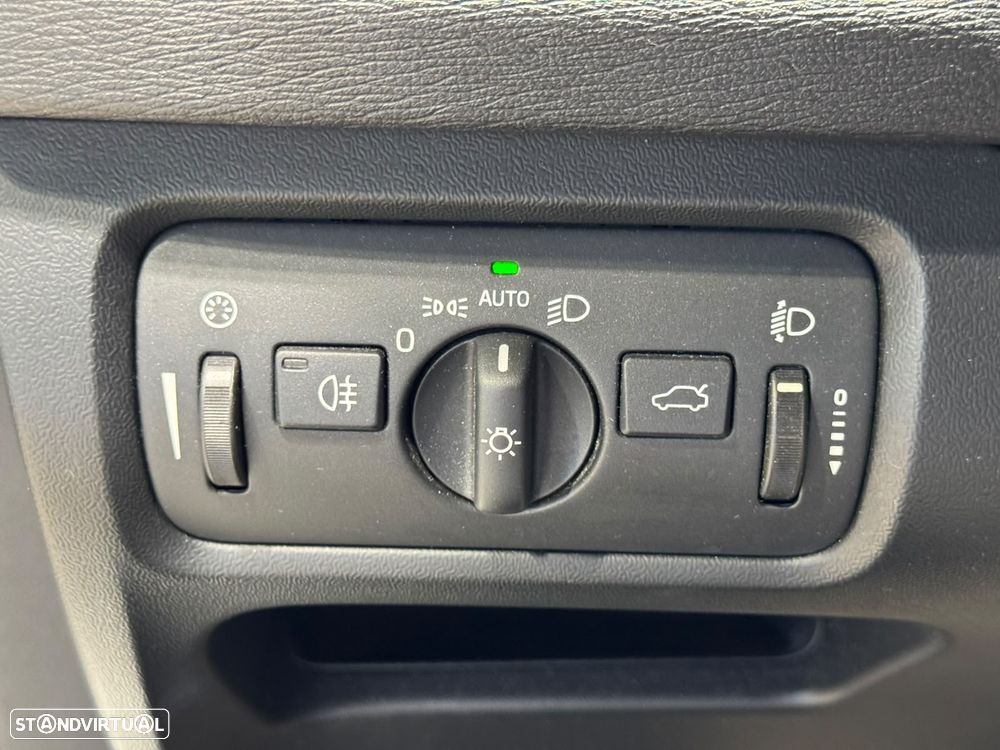 Volvo V40 1.6 D2 Eco Momentum - 24