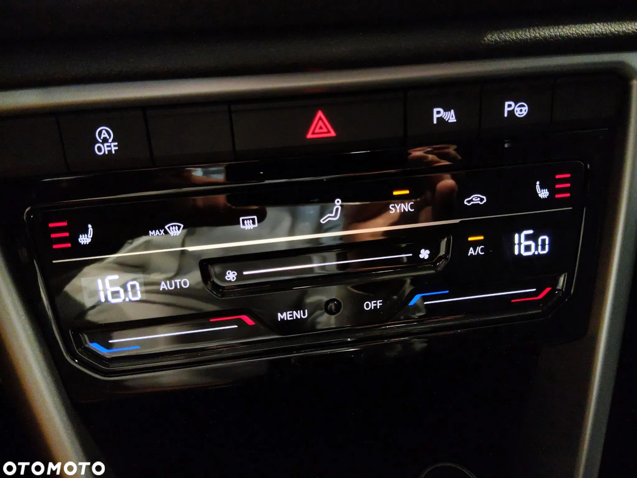 Volkswagen T-Roc 1.5 TSI Life Plus DSG - 28
