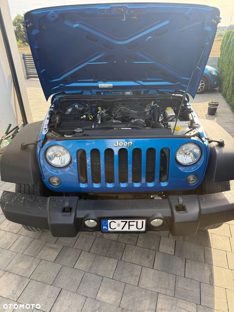 Jeep Wrangler - 12