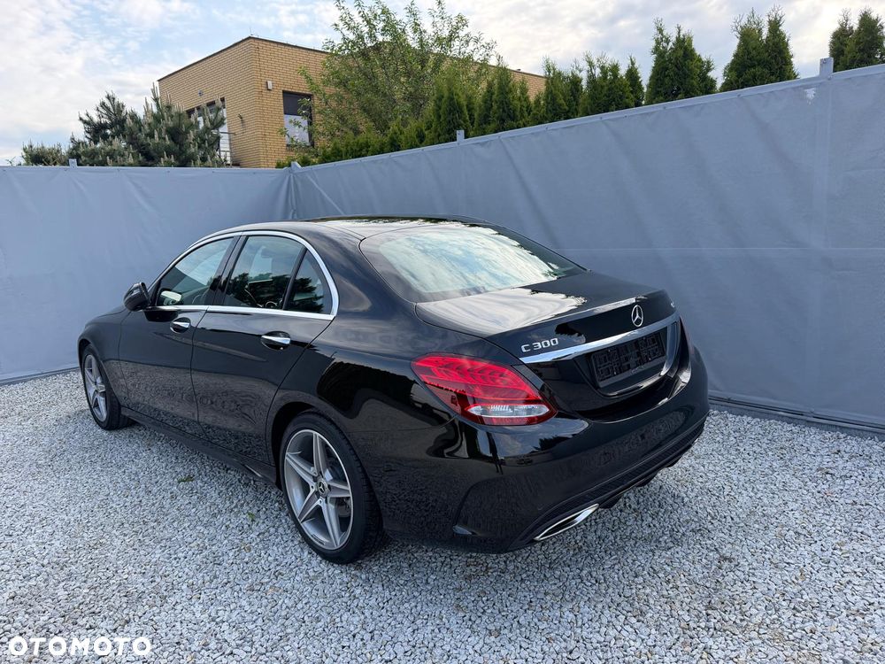 Mercedes-Benz Klasa C 300 7G-TRONIC AMG Line - 18