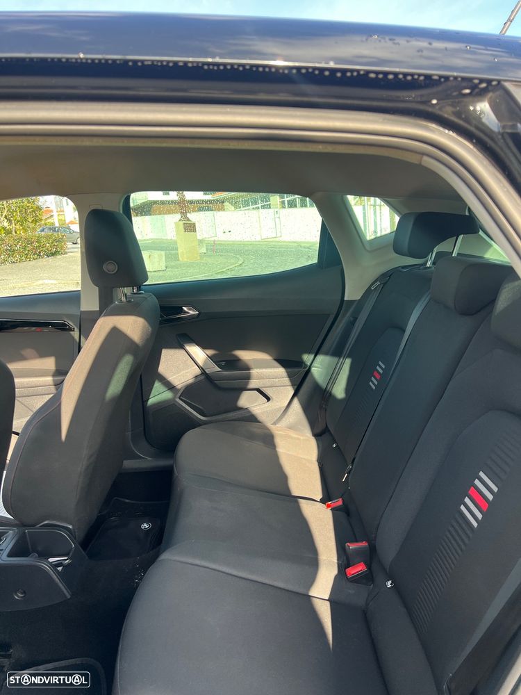 SEAT Ibiza 1.0 TSI S&S FR Pro Black Edition - 6