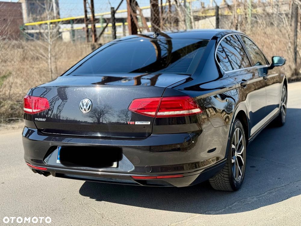 Volkswagen Passat - 8