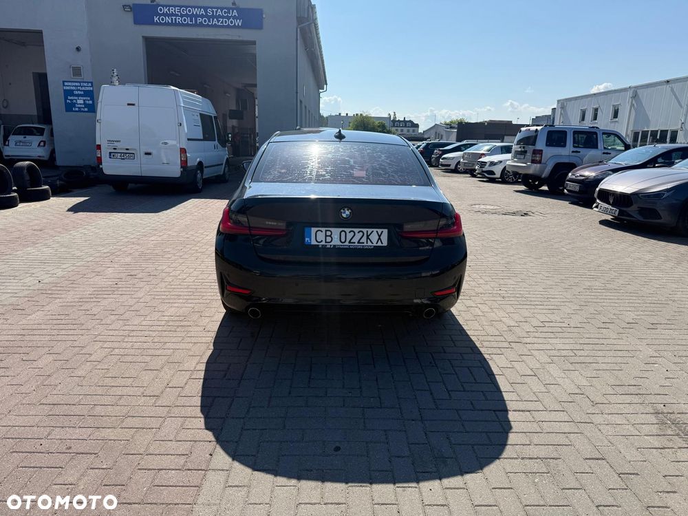 BMW Seria 3 318d - 10