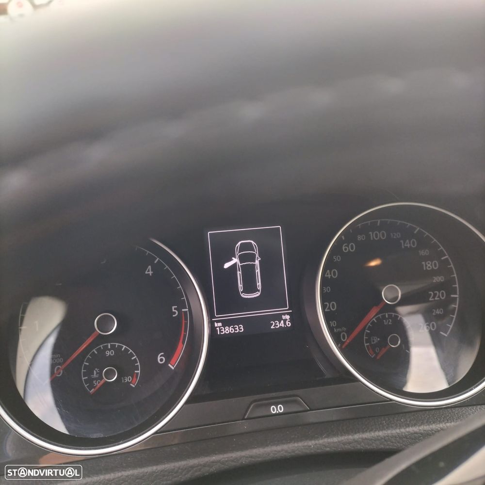 VW Golf Variant 1.6 TDi R-Line DSG - 7