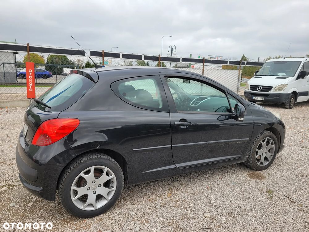 Peugeot 207 2007 photo 4