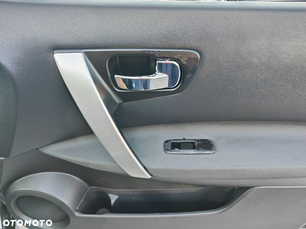 Nissan Qashqai+2 - 24