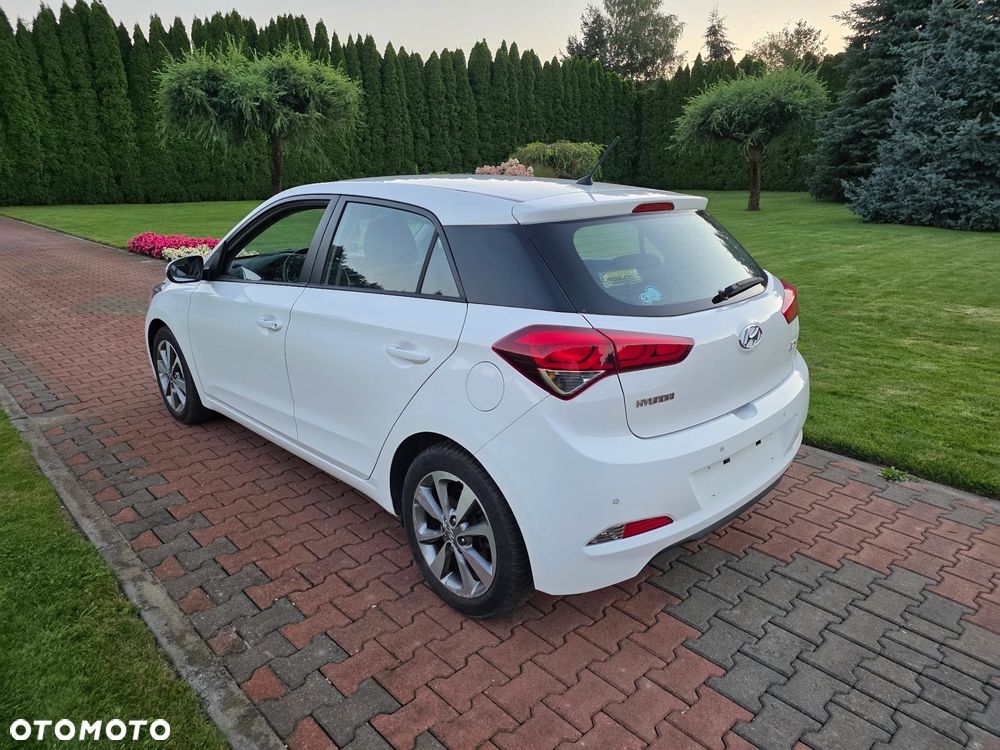 Hyundai i20 1.2 Trend - 3