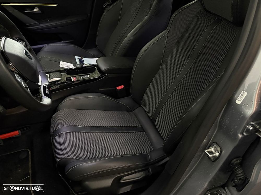 Peugeot 208 1.2 Hybrid GT e-DCS6 - 14