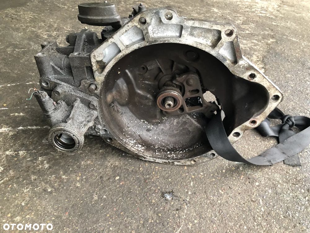 skrzynia biegów chrysler 2.5 crdi ttu p05086552ad - 1