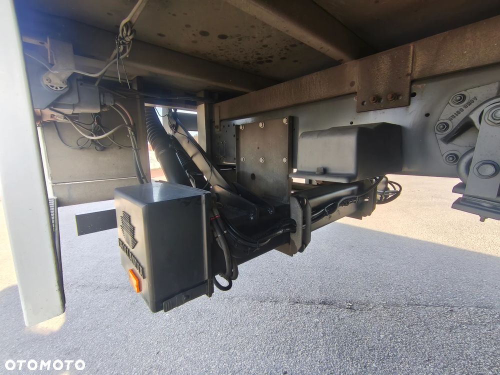 DAF DAF LF 250 / FA 290 / Izoterma / Winda / Holandia / Przebieg 241000 km /18 palet - 21