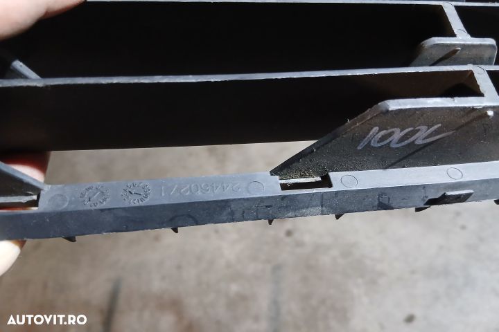 Grila bara fata centru 375768702 24460271 375768702 24460271 Opel Ast - 5