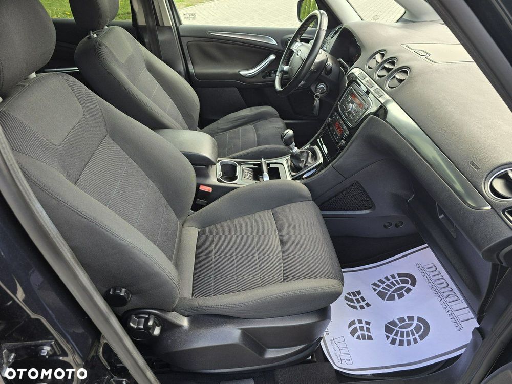 Ford Galaxy - 25