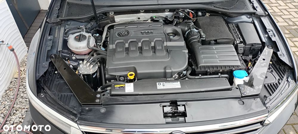 Volkswagen Passat 2.0 TDI (BlueMotion Technology) DSG Comfortline - 23