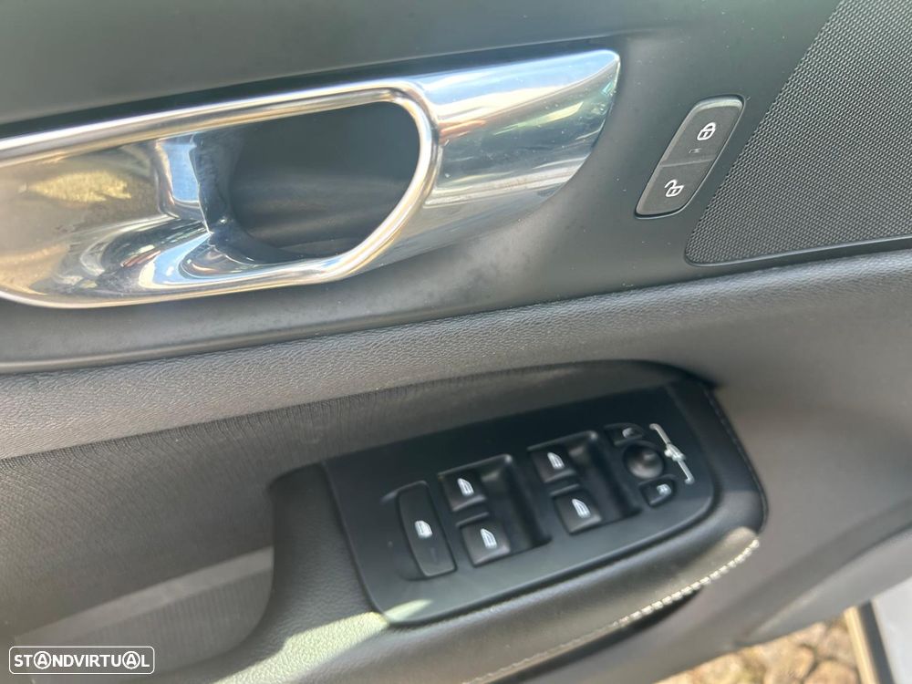 Volvo V60 2.0 T8 AWD TE Inscription - 12