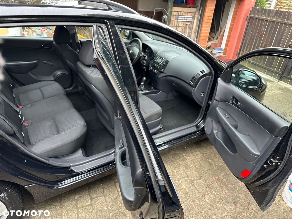 Hyundai i30 1.6 Classic + - 25