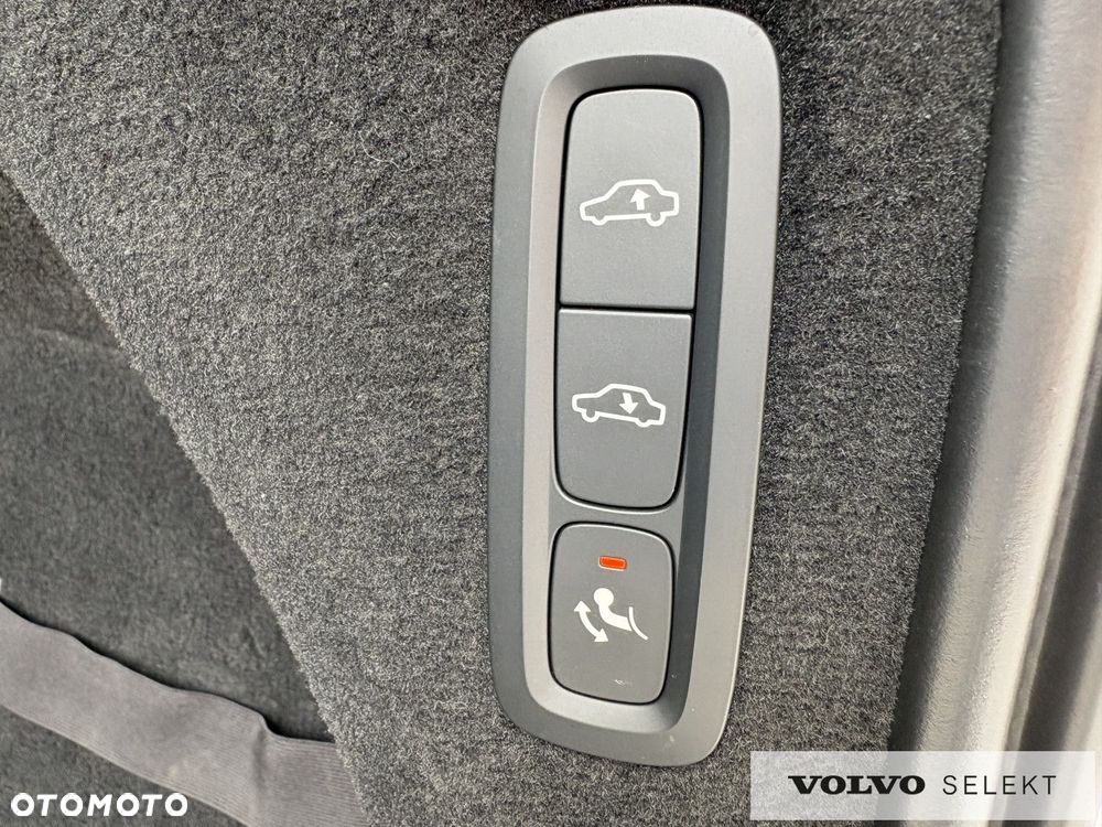 Volvo XC 90 - 32