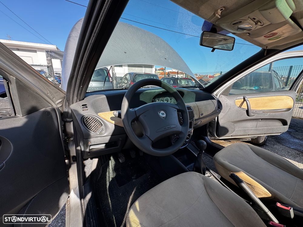 Lancia Y 1.2 16V LS - 6