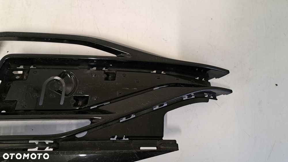 Kratka zderzaka przód prawa VW PAssat B8 LIFT GTE R LINE 19- - 3