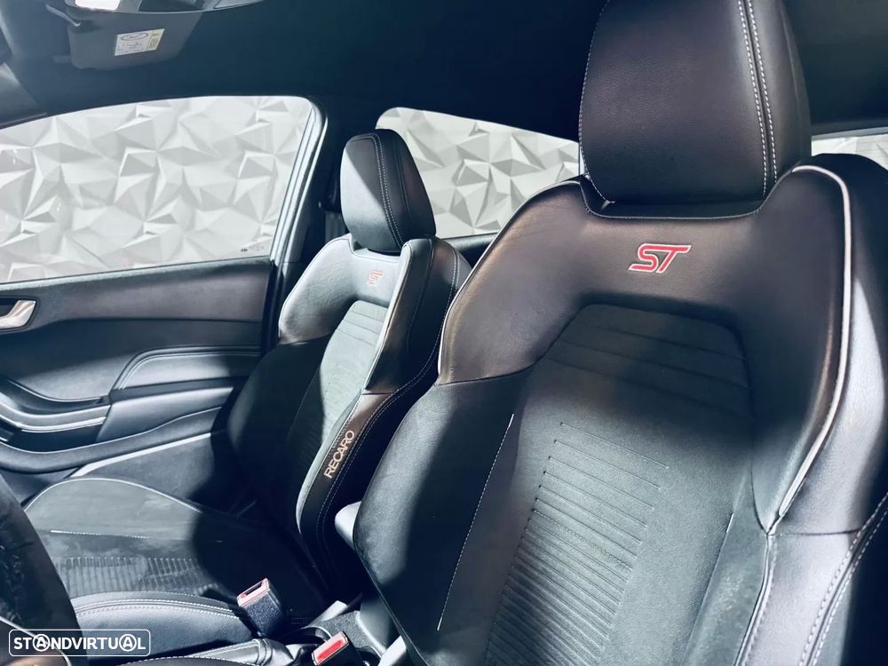 Ford Fiesta 1.5 EcoBoost ST - 23
