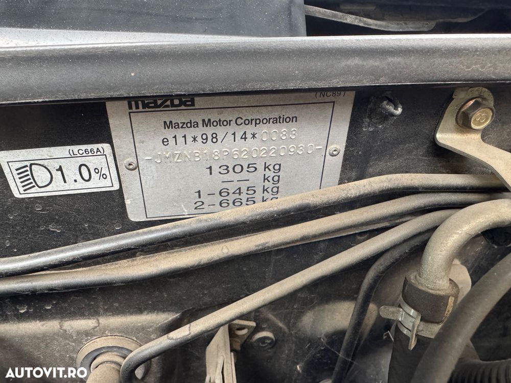 Mazda MX-5 1.8i - 14